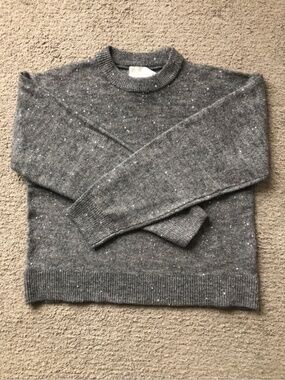 H & M crewneck Sweater.NWT.